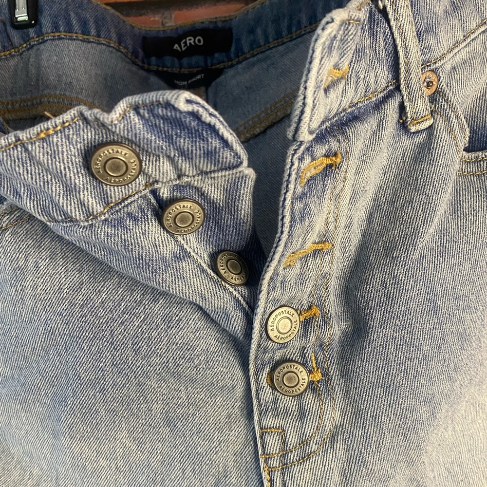 Aero Button Front Mom Short